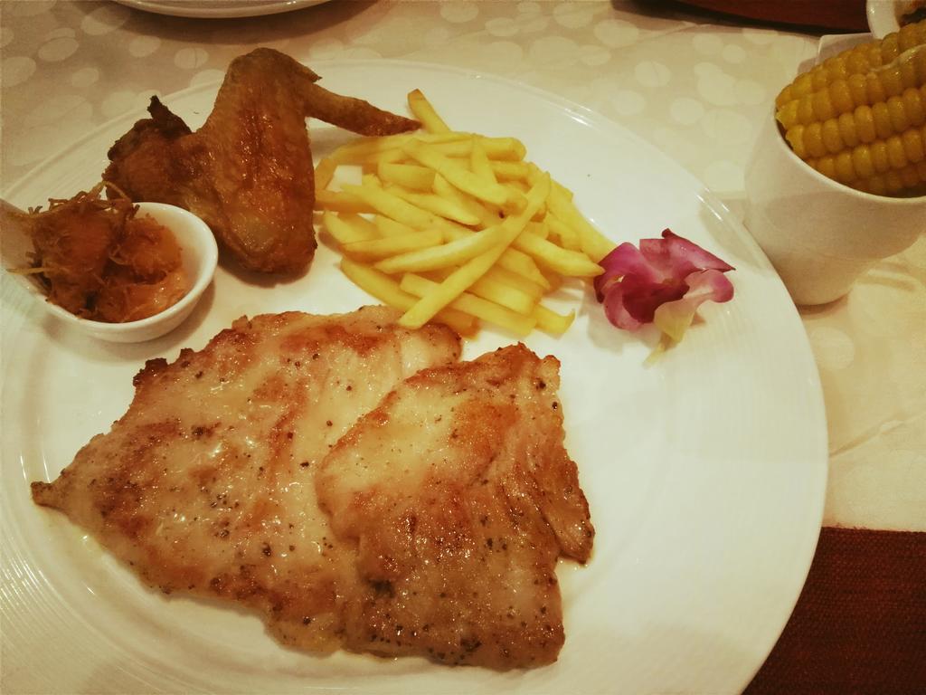 Lori Star Hotel Csiunghaj Kültér fotó